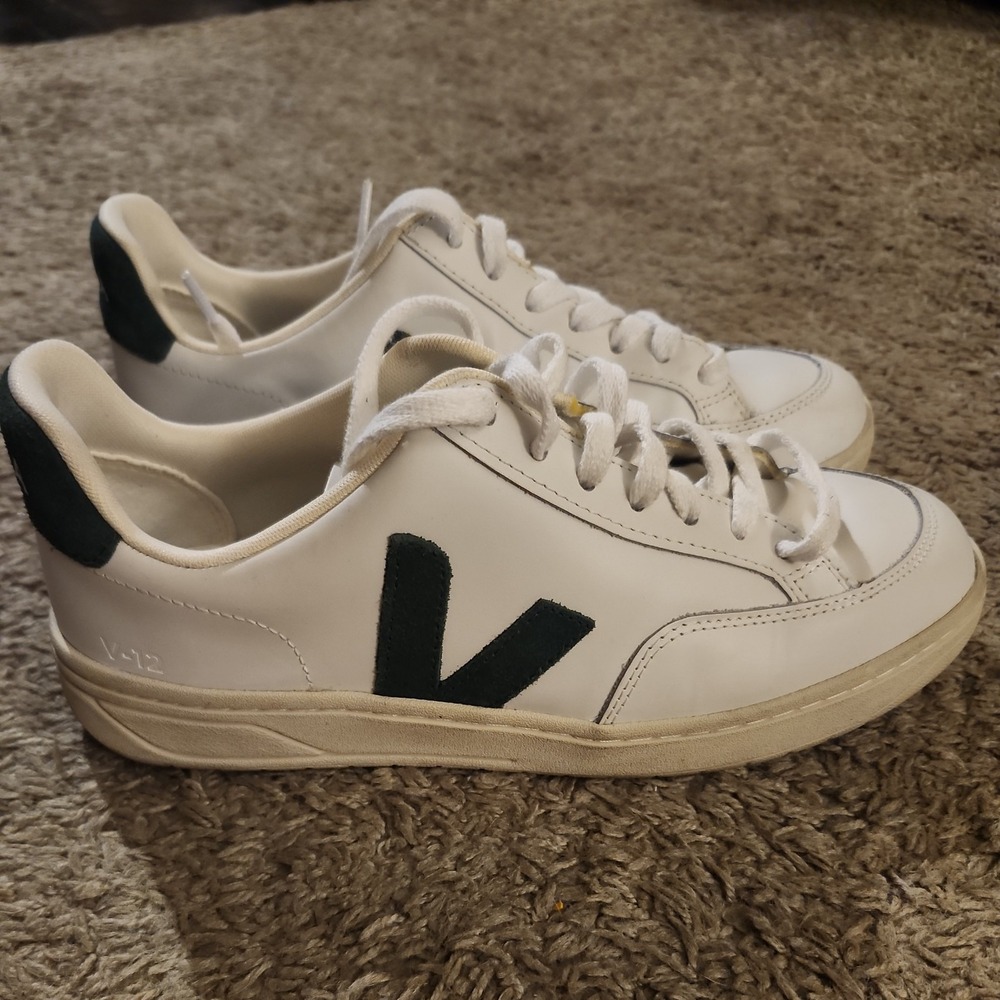 VEJA Esplar White Leather Sneakers Women's US 8 Black V Logo